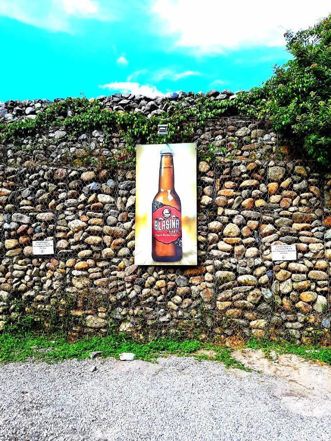 Blasina Beer Hostel Boquete Eksteriør billede
